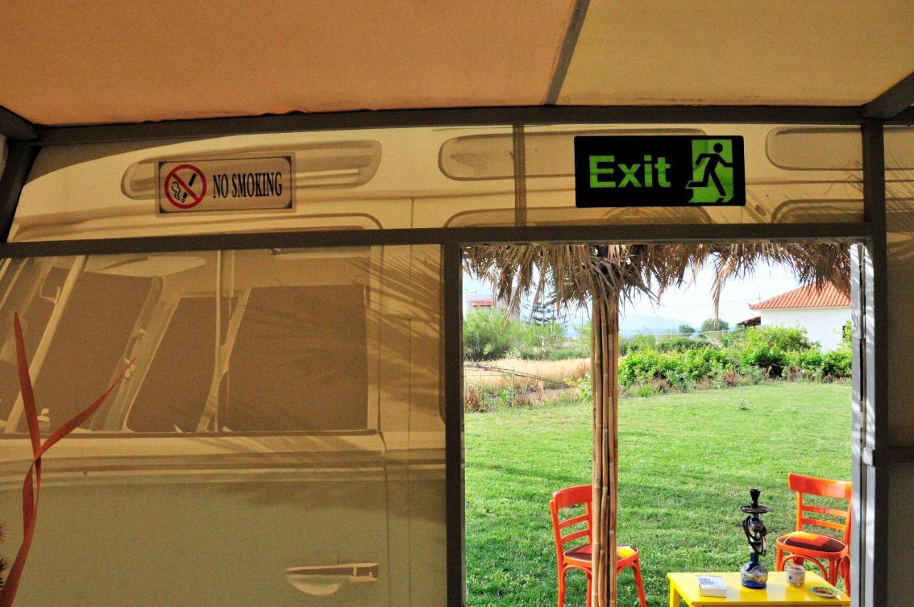 Vila Cornelia Hippie Magic Bus Kíssamos Exteriér fotografie