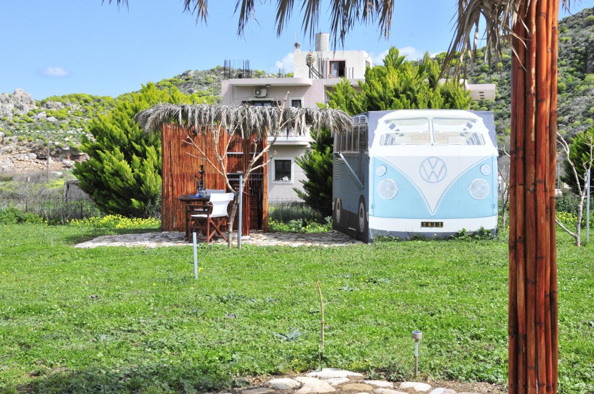 Vila Cornelia Hippie Magic Bus Kíssamos Exteriér fotografie