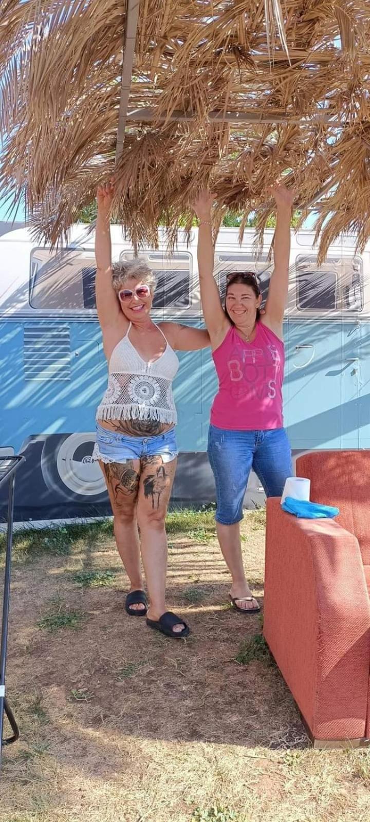 Vila Cornelia Hippie Magic Bus Kíssamos Exteriér fotografie