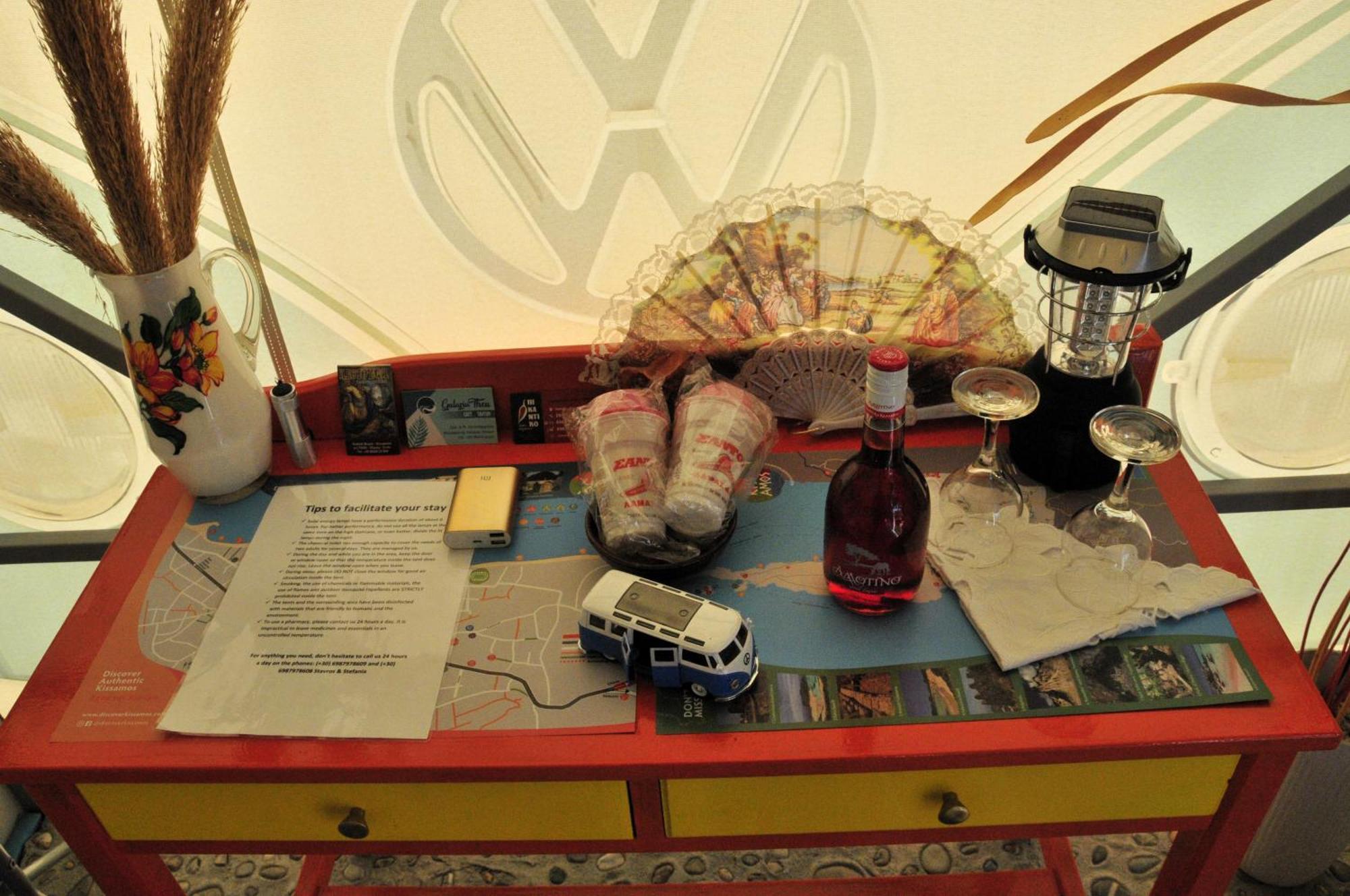 Vila Cornelia Hippie Magic Bus Kíssamos Exteriér fotografie