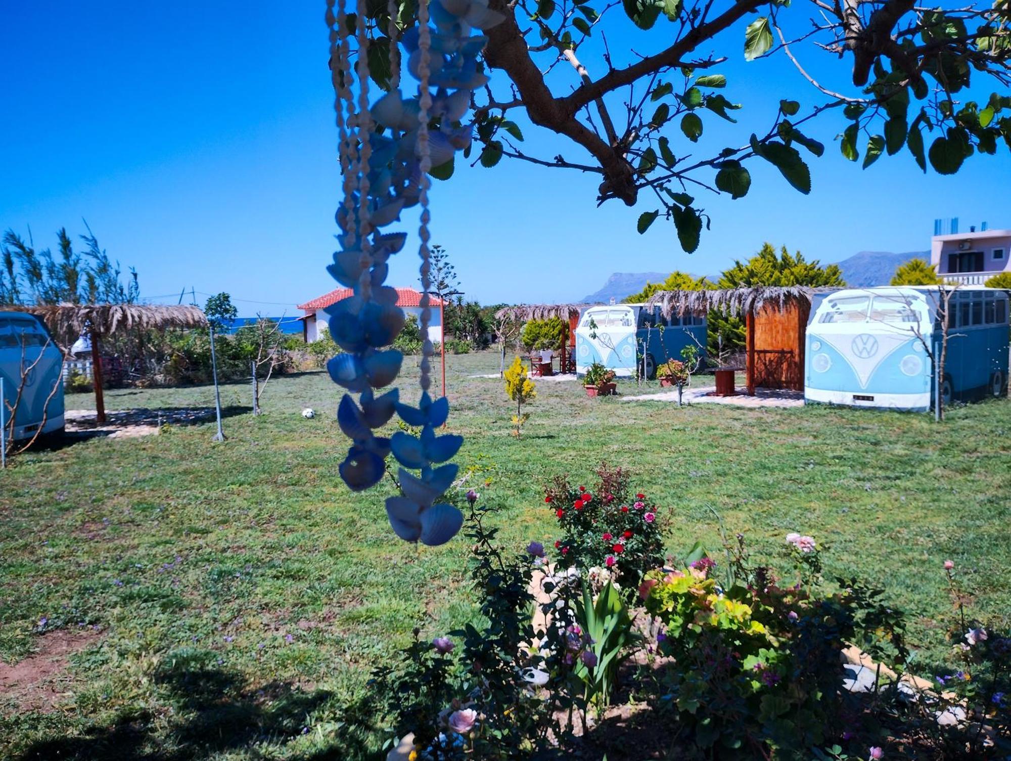 Vila Cornelia Hippie Magic Bus Kíssamos Exteriér fotografie