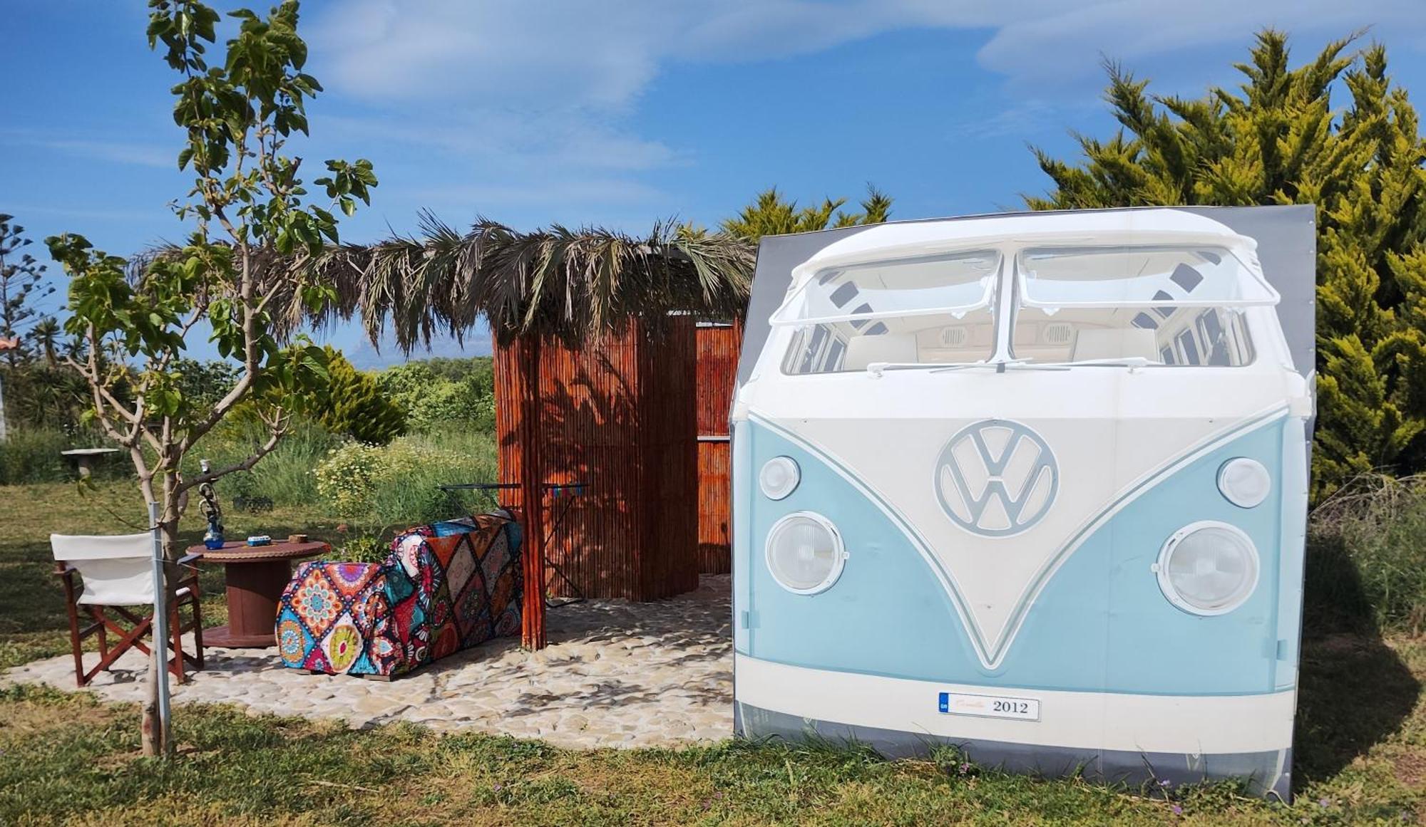 Vila Cornelia Hippie Magic Bus Kíssamos Exteriér fotografie